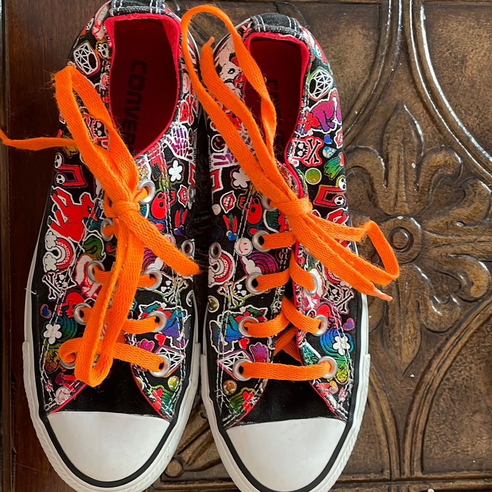 Kids converse never worn
